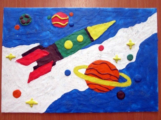 3dec8fd8b5e1ffff1f34db3d09a0c629 Вироби до Дня Космонавтики своїми руками для дітей: ідеї для дитячого садка і школи