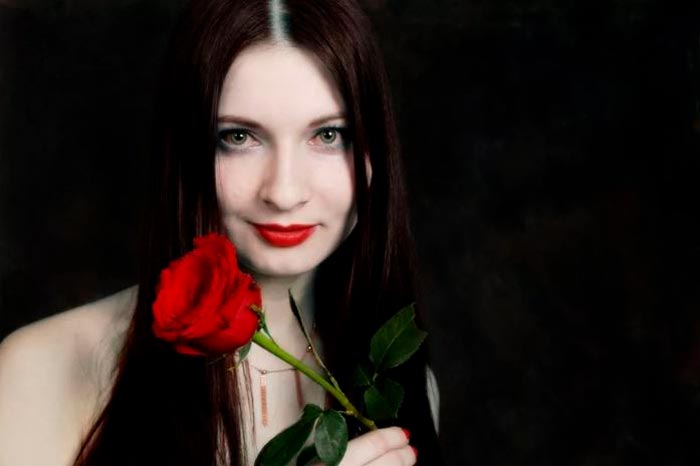 45388f37fae91c82fd5237811071d7d7 Що означає червона троянда, до чого дарують дівчині і жінці: прикмети