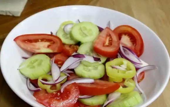57e66fcfb251247b4544f15cbc9d81ec Грецький салат з листям салату: 6 простих класичних рецептів