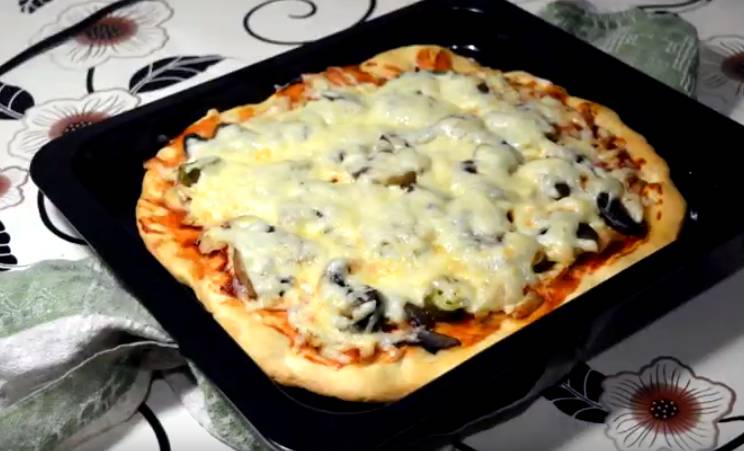 6477fb8f2791f3feca05f1a17a277345 Піца з солоними огірками: 3 рецепта в домашніх умовах в духовці
