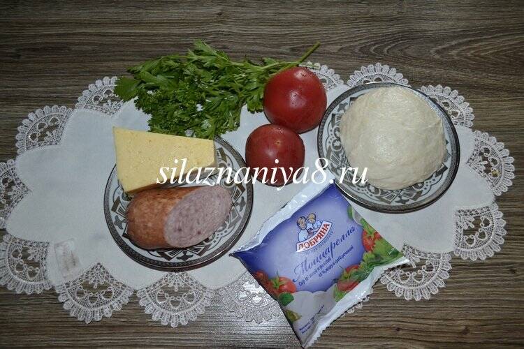6c36696a4a0251153222c1cf07a60a71 Піца з ковбасою і сиром в духовці: 5 простих рецептів приготування в домашніх умовах
