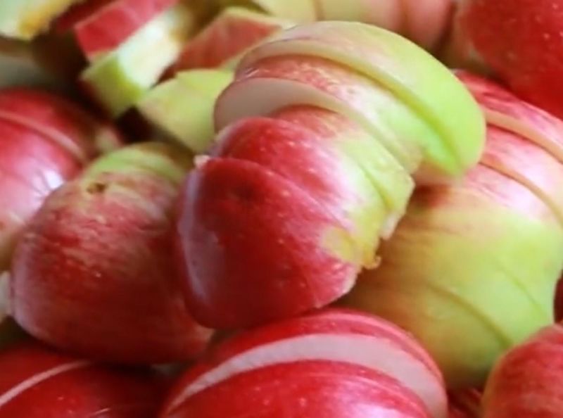 874c34a0b7cbc52245251e47cdb57fec Пишна шарлотка з яблуками — 6 рецептів приготування шарлотки в духовці