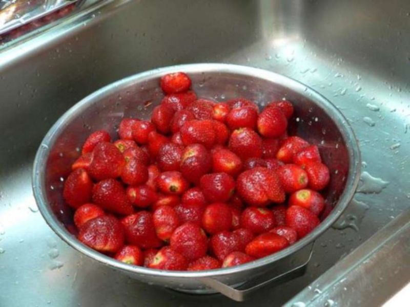 8dd8e2aac9db52bad097f8ca63502a65 Як варити варення з полуниці Вікторія, щоб ягоди були цілими?