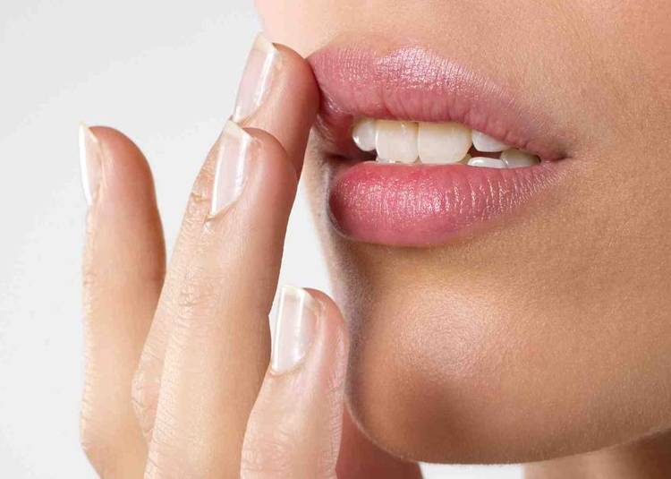9cfa260f8deae7f86b15b3639fc3911c Тріщини на губах — причини і лікування в домашніх умовах