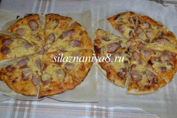 a1d072d27d6a1a73fabee76237d8115a Піца з ковбасою і сиром в духовці: 5 простих рецептів приготування в домашніх умовах