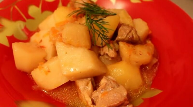 bc7957774c1c279402b7f33414ff5712 Свинина з картоплею в духовці — прості і смачні рецепти