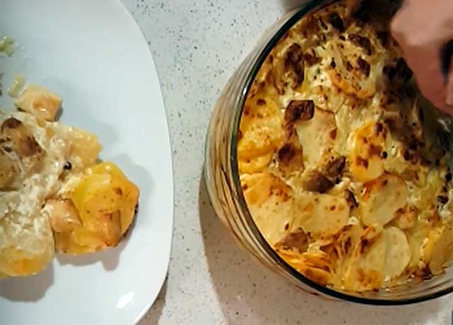 belye griby zharenye s kartoshkojj i smetanojj   3 recepta9 Білі гриби смажені з картоплею і сметаною — 3 рецепта