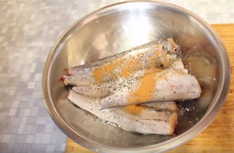cb78c084bfd3033e72c6c5eb3e114fbc Минтай смажена на сковороді: 8 рецептів, як смачно приготувати рибу