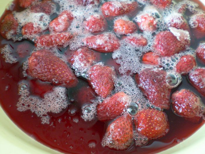 cc088ed7d39d2f3b7c384917770046fb Як варити варення з полуниці Вікторія, щоб ягоди були цілими?