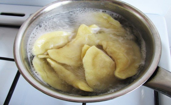 cfb7c4ff0f84b551fc9ac5e0f1b31c22 Вареники з картоплею — як приготувати вареники у домашніх умовах