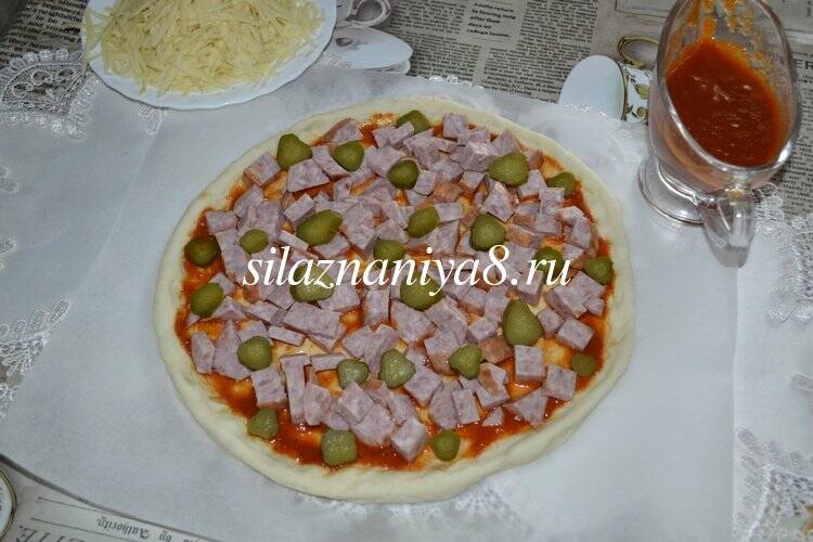d30d6b85c15a1eaddfee103009c290ae Піца з солоними огірками: 3 рецепта в домашніх умовах в духовці