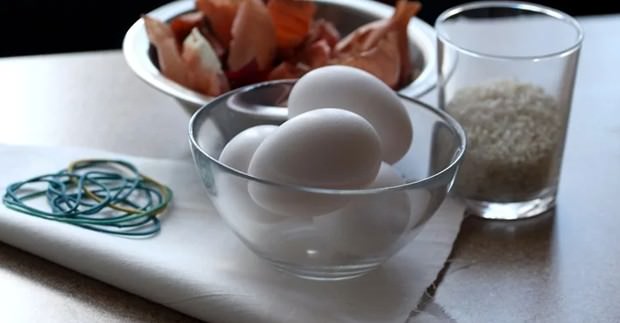 dfcb60e503905707639f6274bf3dfaa7 Як правильно і красиво фарбувати яйця на Великдень? Нові ідеї фарбування яєць в домашніх умовах