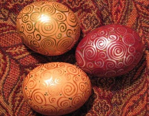 f23f25c5c9d1267f9b414572f0a4a093 Як правильно і красиво фарбувати яйця на Великдень? Нові ідеї фарбування яєць в домашніх умовах
