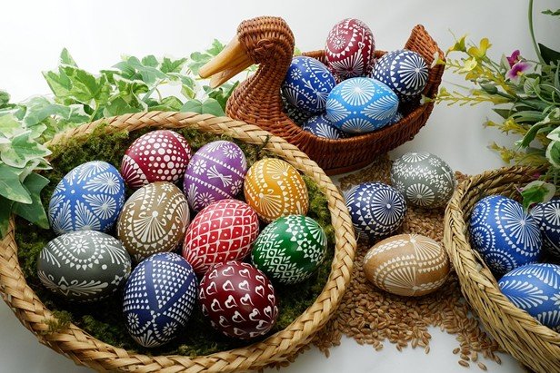 f342478cf54b65d6c52c149460771e3b Як правильно і красиво фарбувати яйця на Великдень? Нові ідеї фарбування яєць в домашніх умовах