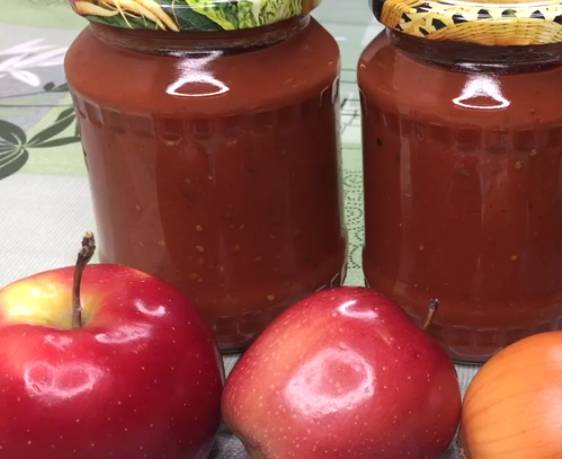f79a1a021e110fd3349e0156e76144b3 Домашній кетчуп з помідорів і яблук: рецепти на зиму пальчики оближеш