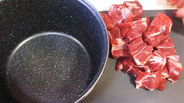 f943b25bde1180413cf56900464c62aa Запечена яловичина в духовці – рецепти соковитою і мякою яловичини