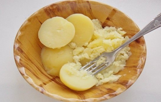 faedd4f3ffffda2f9f7f96bb54e98e8f Вареники з картоплею — як приготувати вареники у домашніх умовах