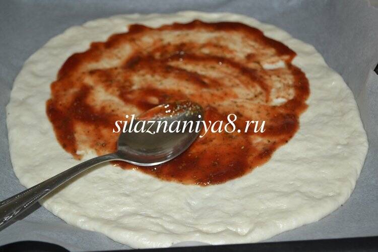 fc81cce01fe256e4707879c1f9177dbb Піца з ковбасою і сиром в духовці: 5 простих рецептів приготування в домашніх умовах