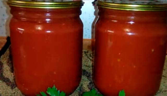 ketchup s pomidorami i yablokami v domashnikh usloviyakh na zimu: 3 recepta1 Кетчуп з помідорами і яблуками в домашніх умовах на зиму: 3 рецепта