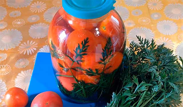 pomidory na zimu s morkovnojj botvojj   poshagovye recepty70 Помідори на зиму з морквяної бадиллям — покрокові рецепти