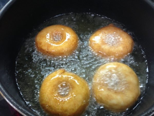 ponchiki na kefire za 15 minut   luchshie recepty13 Пончики на кефірі за 15 хвилин — найкращі рецепти