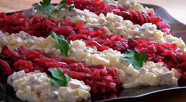 salaty na novyjj god 2020: top 25 samykh vkusnykh novykh salatov32 Салати на Новий рік 2021: ТОП 25 найбільш смачних нових салатів