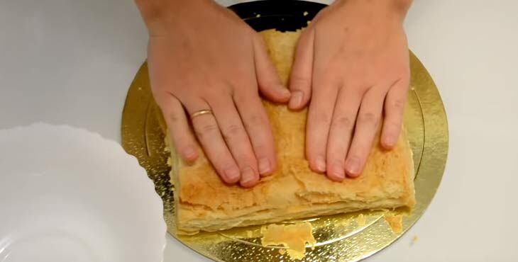 tort napoleon iz gotovogo sloenogo testa   legkie i bystrye recepty29 Торт Наполеон з готового листкового тіста легкі і швидкі рецепти