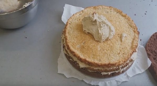 tort s khalvojj: poshagovyjj recept s foto i video20 Торт з халвою: покроковий рецепт з фото і відео