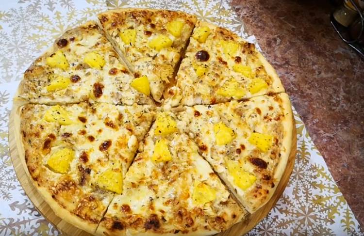 321004bcb22779e15959ea233ccdd04a Гавайська піца з куркою та ананасом в духовці — рецепти в домашніх умовах