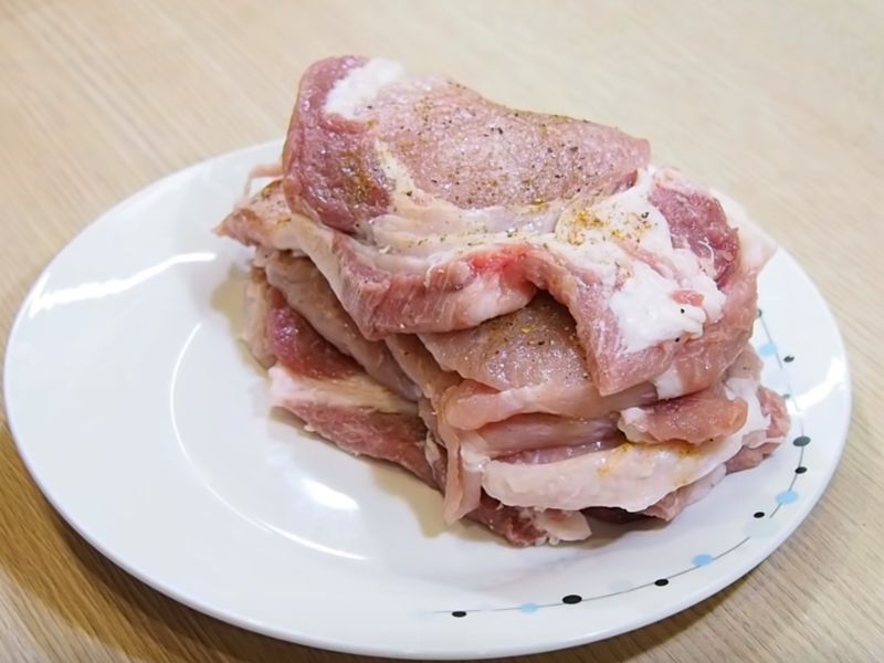 8c23eaa600ce4b44b4d39e6813f5bf22 Відбивні зі свинини на сковороді. Як приготувати відбивну свинину соковито і смачно