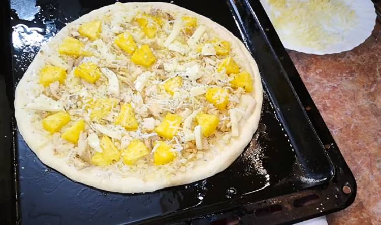 a0deb561c23d3473a65c9fbba3117dc9 Гавайська піца з куркою та ананасом в духовці — рецепти в домашніх умовах