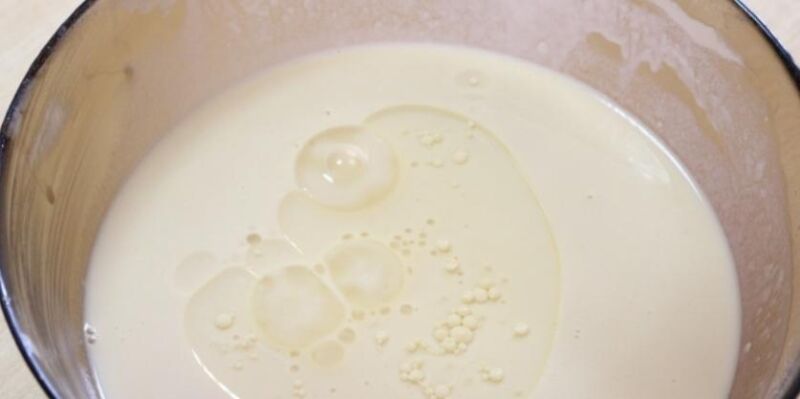 aebe09b79ade33ec498644c2bf15df4f Млинці на молоці і кефірі. Рецепти тонких млинців з дірочками