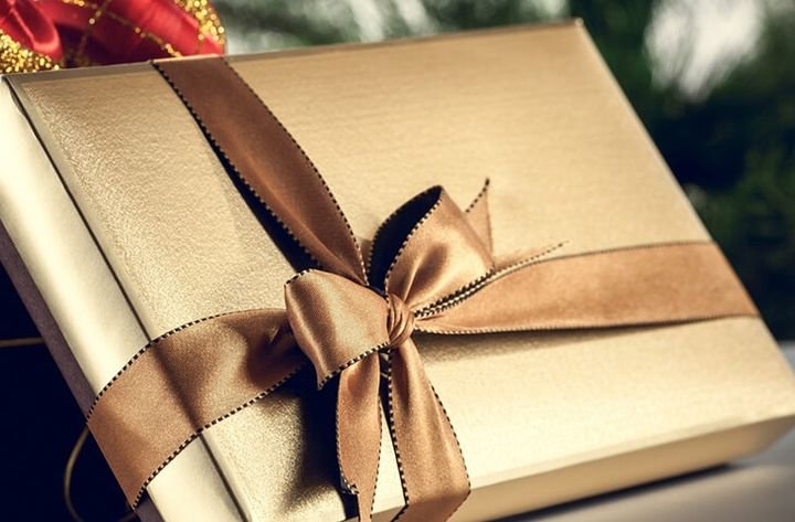  Подарунки клієнтам на Новий 2021 рік: недорогі і VIP подарунки