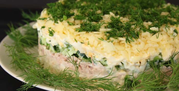 salaty s konservirovannym tuncom po klassicheskim receptam47 Салати з консервованим тунцем за класичними рецептами