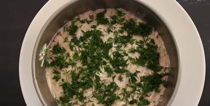 salaty s konservirovannym tuncom po klassicheskim receptam51 Салати з консервованим тунцем за класичними рецептами