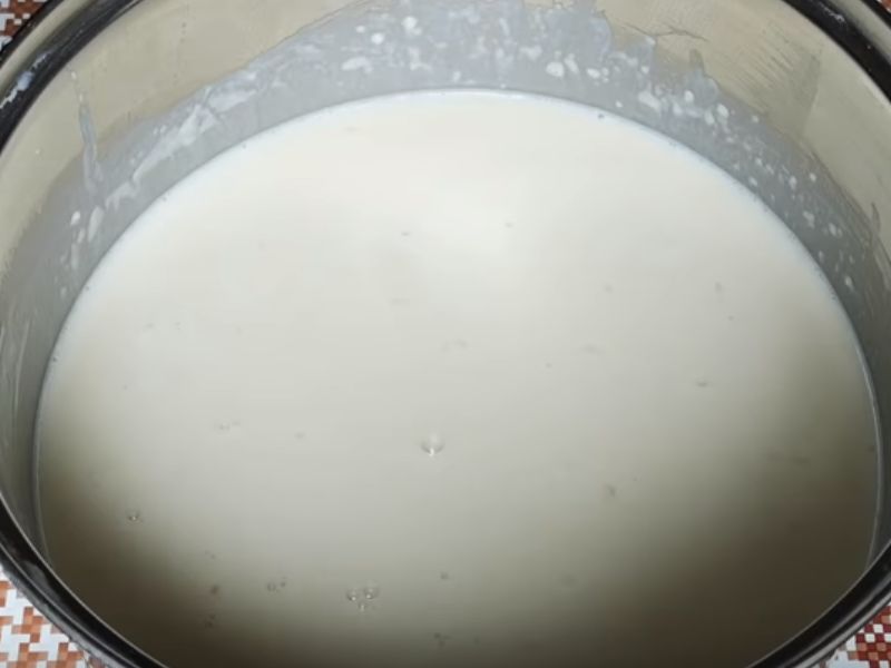017b2bab42a524a66278b6d15e6ffcb9 Млинці на молоці — прості і смачні рецепти тонких млинців з дірочками