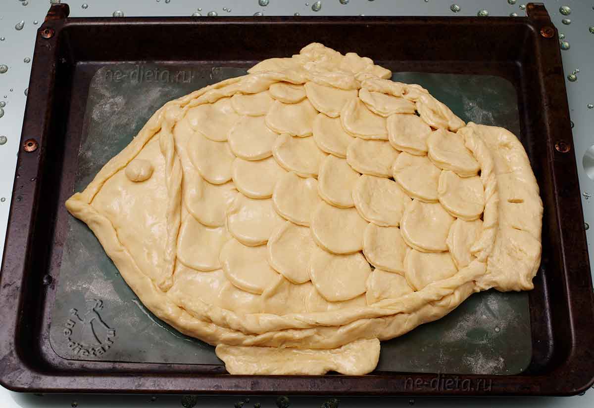 37c94bd5cb1eb442e938c5a30fb17d15 Як приготувати пиріг з сьомгою з дріжджового тіста?
