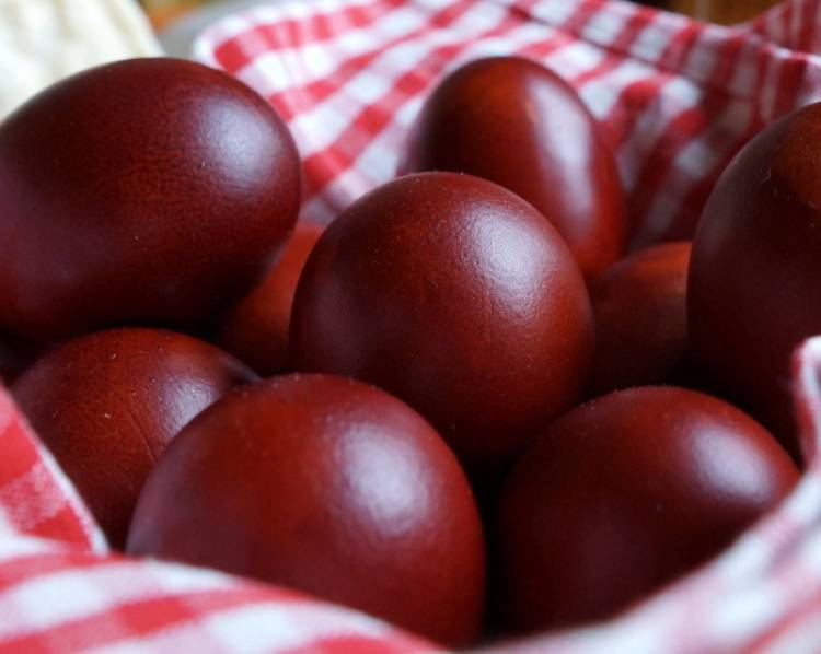 d820005cf320b7d18be2ce66c61212a0 Як пофарбувати яйця на Великдень, використовуючи натуральні (природні) барвники