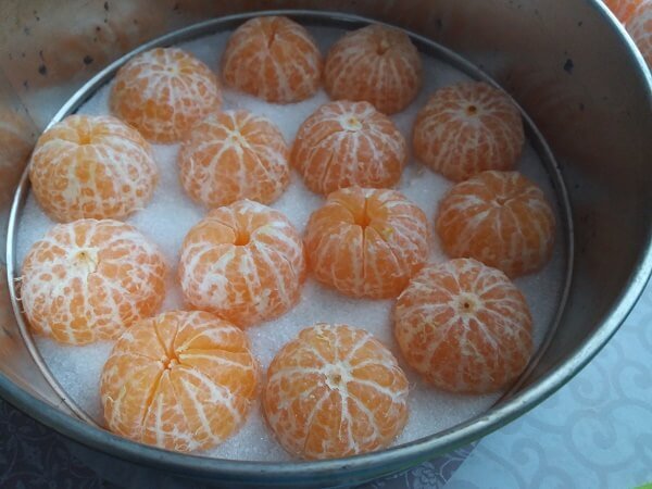pirog s mandarinami – ochen nezhnyjj i neveroyatno vkusnyjj7 Пиріг з мандаринами – дуже ніжний і неймовірно смачний