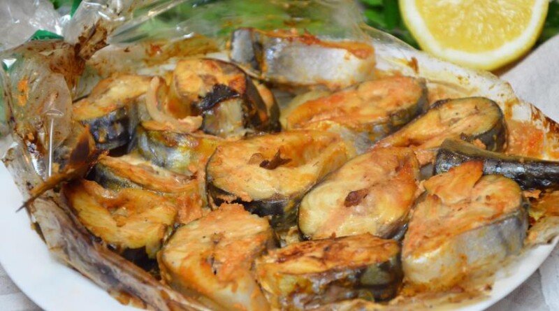 e8fd6acaa521949a211f5c02e5bb5df7 Риба, запечена з овочами в духовці — 5 смачних і корисних рецептів у фользі і рукаві