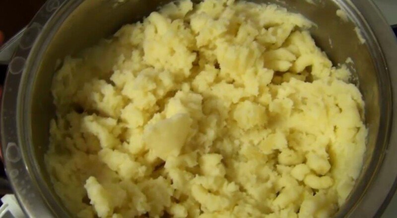 07b30282422fe197f1d5a8afb2c0cc97 Картопляні зрази з фаршем — рецепти приготування на сковороді з різними начинками