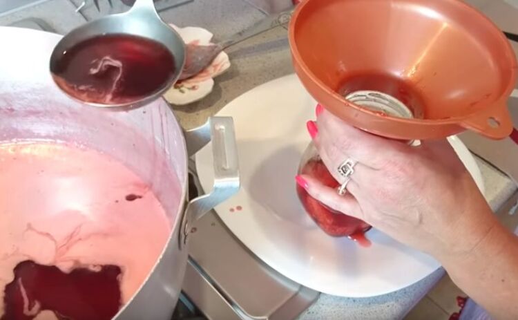 11e6a57cb7c0dc43cf1a0a155df2db6f Варення з полуниці з цілими ягодами: класичні прості рецепти на зиму