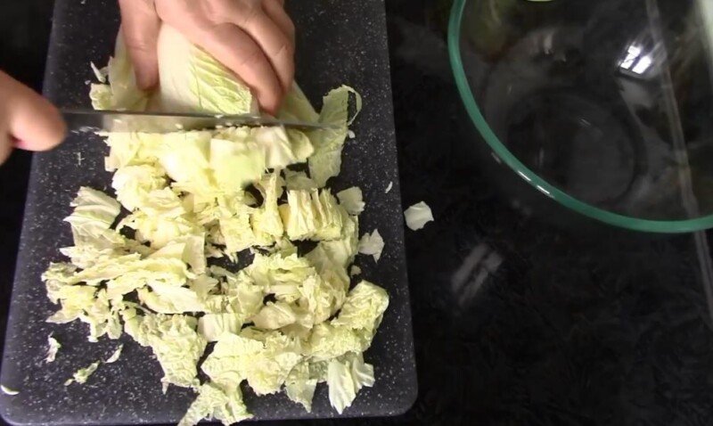 2a292cbce8a8cf707a907d5c99bbca5d Салати з пекінської капусти — прості і смачні рецепти швидких і корисних салатів
