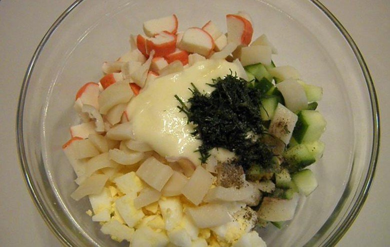 6df2442ac4bc054498a40f447f8f285c Як приготувати салат з крабовими паличками і кальмарами