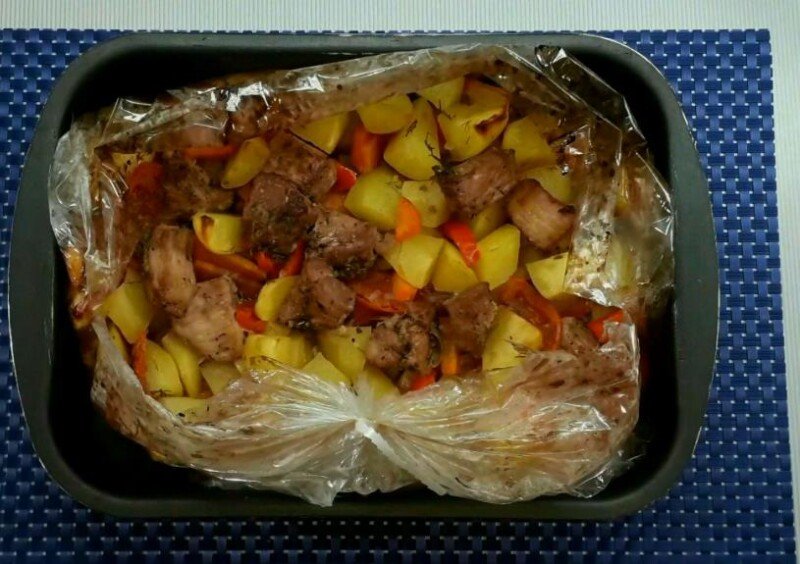 71c723977f9f24f2415093a8446abc3b Свинина з картоплею в духовці – прості і смачні рецепти картоплі зі свининою