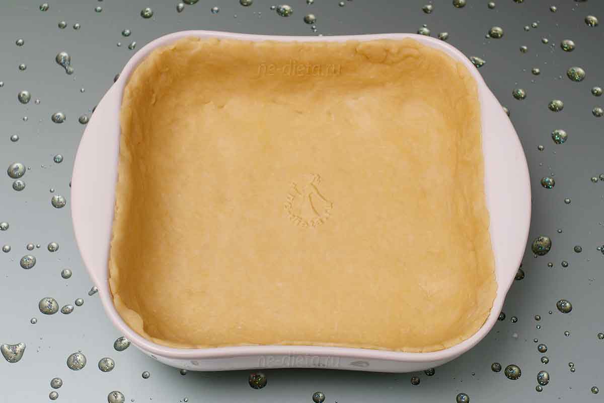 7522d4928d2b0c1b512022ea33ed2c9a Як приготувати закритий пиріг з м’ясом в духовці — рецепт смачного м’ясного пирога без дріжджів з покроковими фото