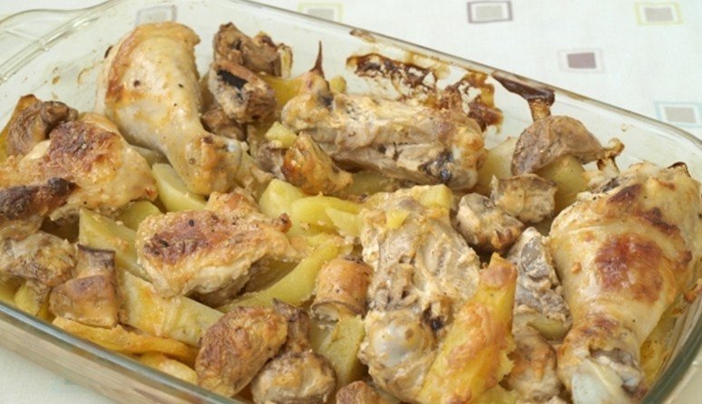 76ea9f8bdf12d77c22dce1b059204cd4 Курячі гомілки з картоплею в духовці — прості і смачні рецепти