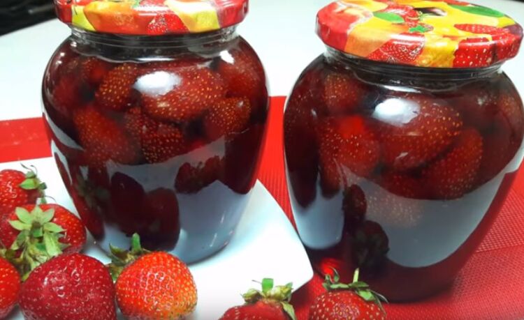 8a9910e4d1d895cae4d1134b089ae4ff Варення з полуниці з цілими ягодами: класичні прості рецепти на зиму