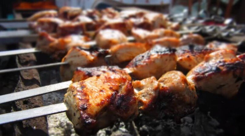 abbbba9a160826a5d12b7695b883b295 Маринад для шашлику з свинини — 17 кращих рецептів, щоб мясо було мяким і соковитим