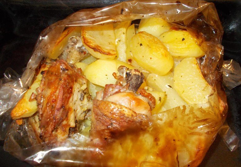 cd31241ee43b694e7ecca79cd41e1ccb Курячі гомілки з картоплею в духовці — прості і смачні рецепти